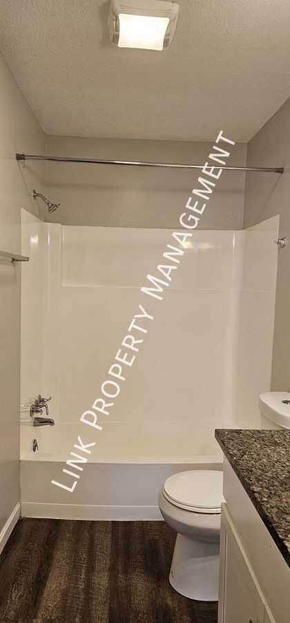 1640 Keeble St - Photo 6 of 33