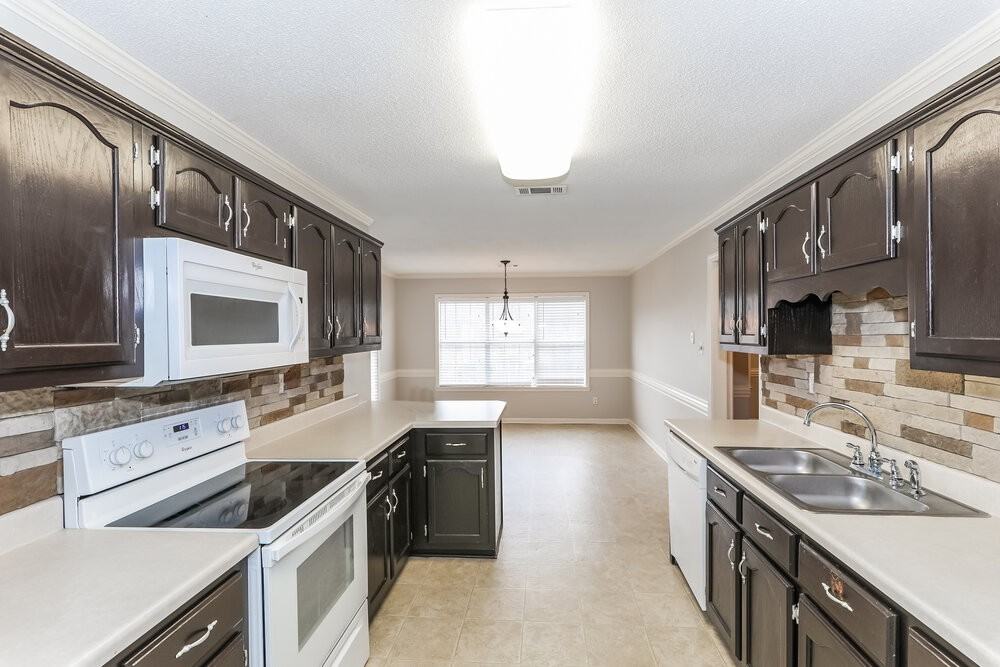 661 Shelley Renee Ln - Photo 5 of 13