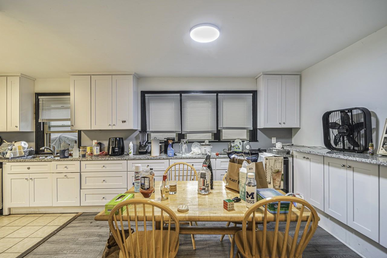 335 Packard St - Photo 6 of 18