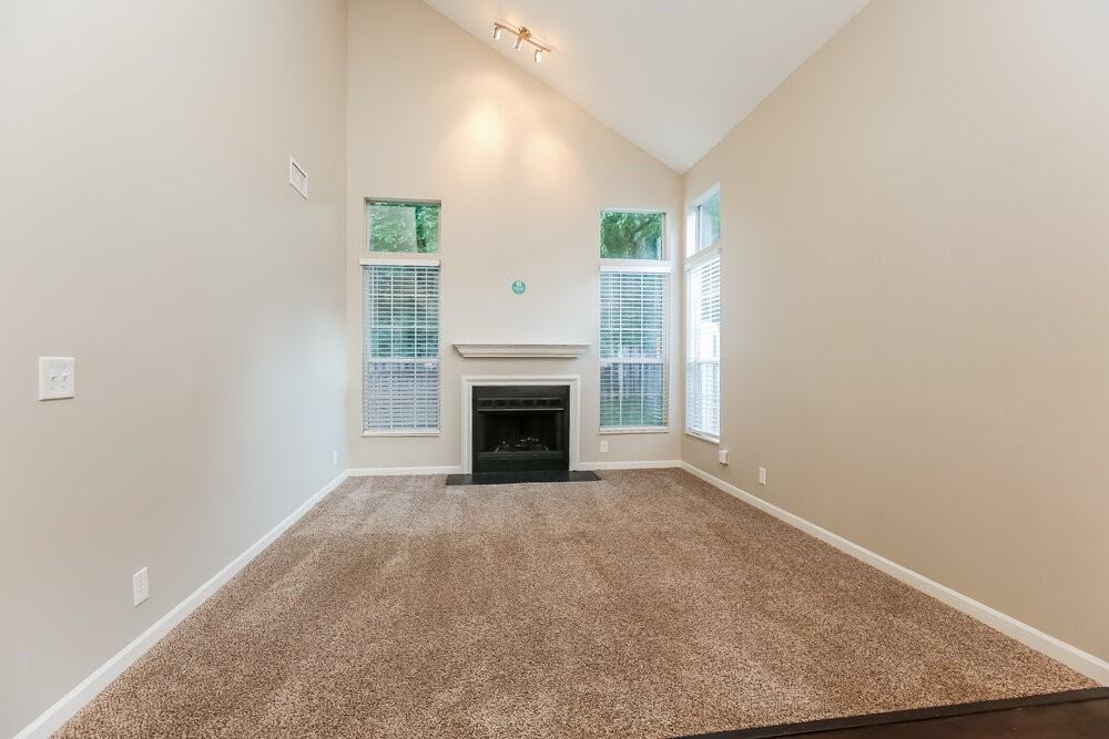 1052 Mulberry Way - Photo 4 of 17