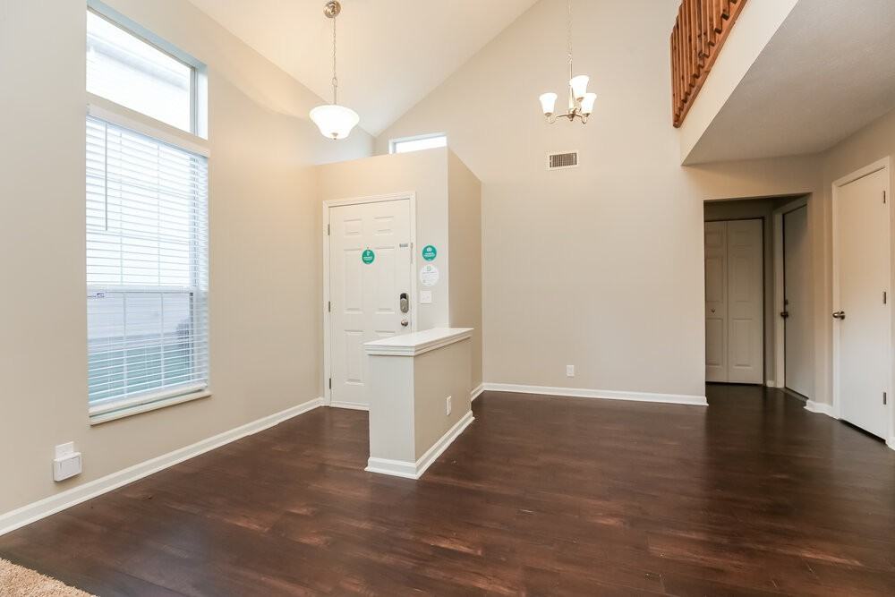 1052 Mulberry Way - Photo 5 of 17