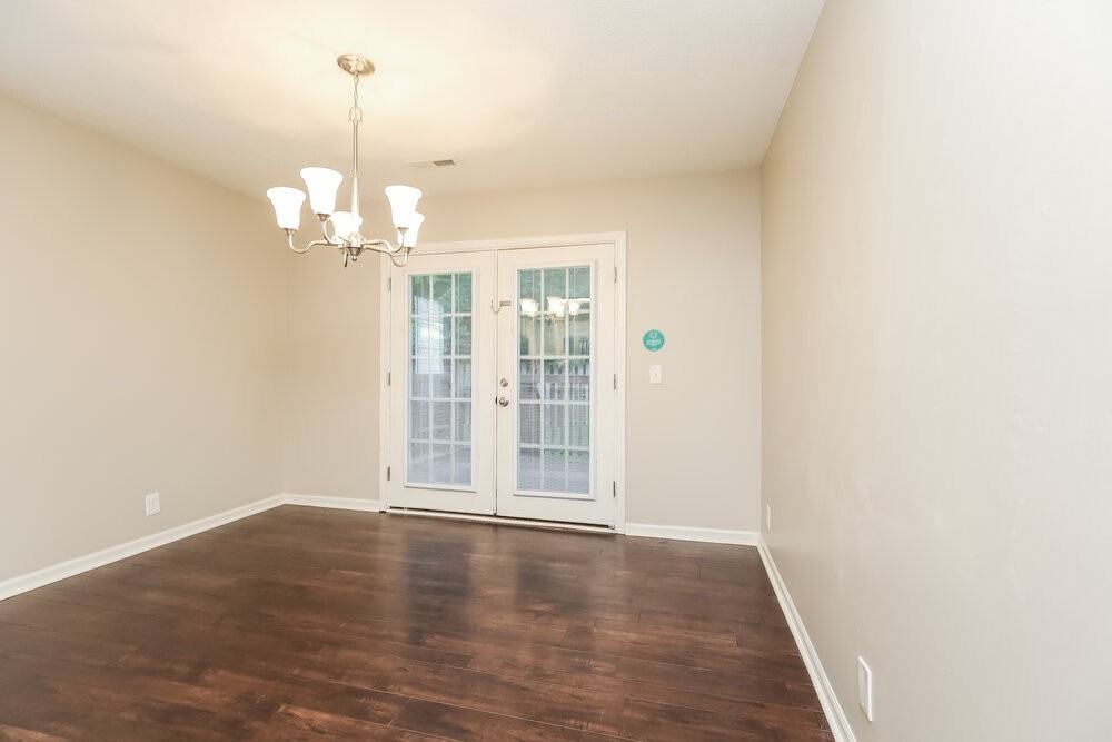 1052 Mulberry Way - Photo 7 of 17