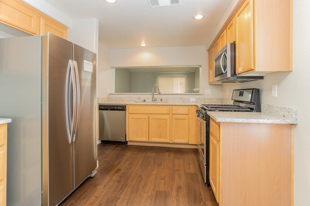 3110 De Vinci Ct - Photo 6 of 16