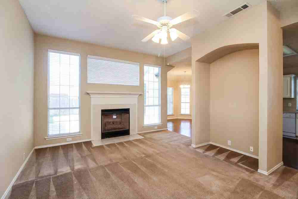 10705 Camelot Dr - Photo 2 of 15