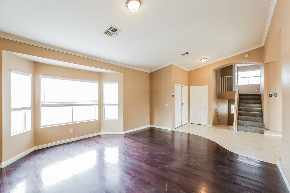 7912 W Colter St - Photo 7 of 18