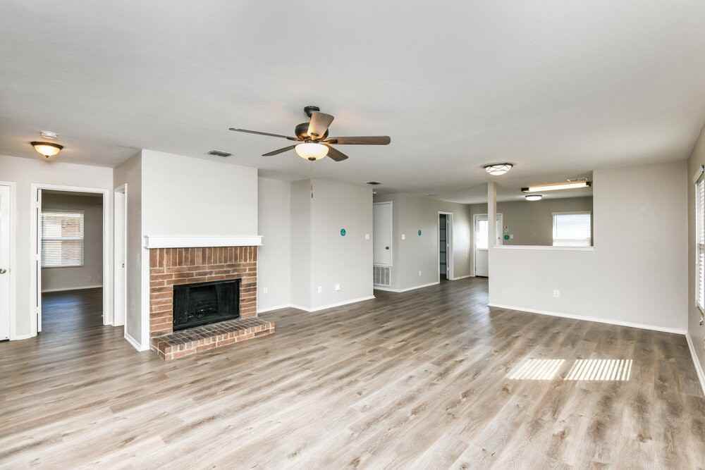 1433 Lauren Dr - Photo 3 of 19