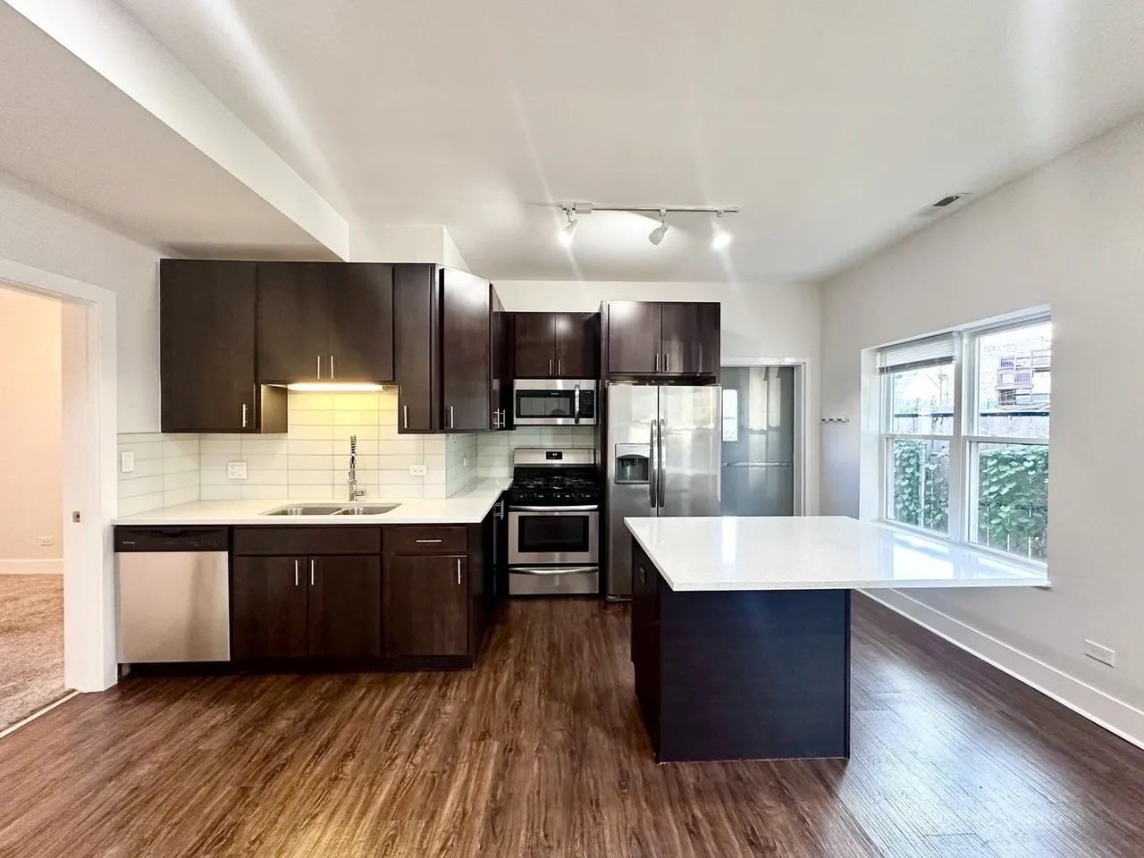 2959 N Hamlin Ave #1B - Photo 7 of 12