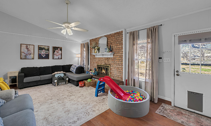 400 Patricia Dr - Photo 3 of 32