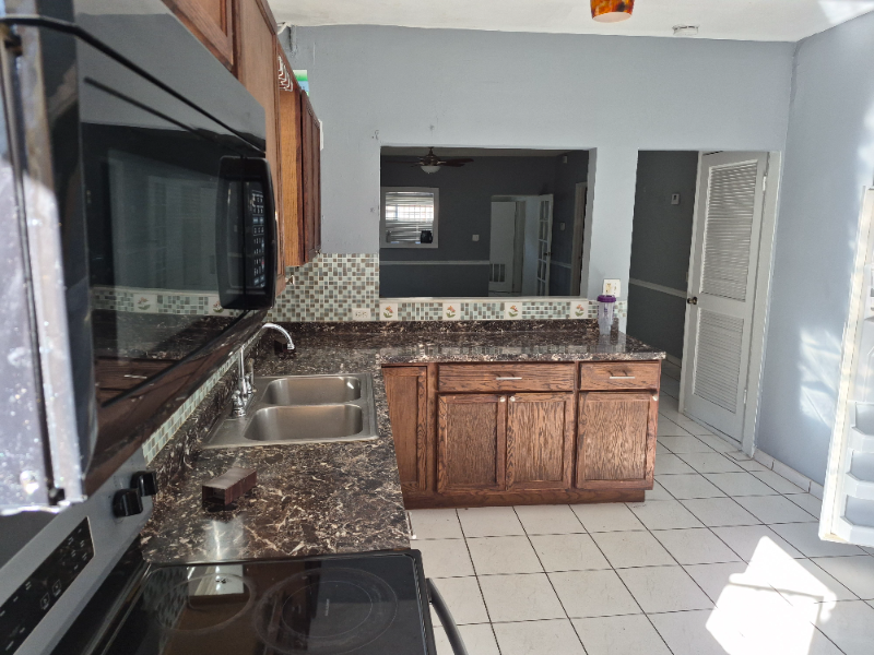 1068 West Ave Frnt - Photo 4 of 11