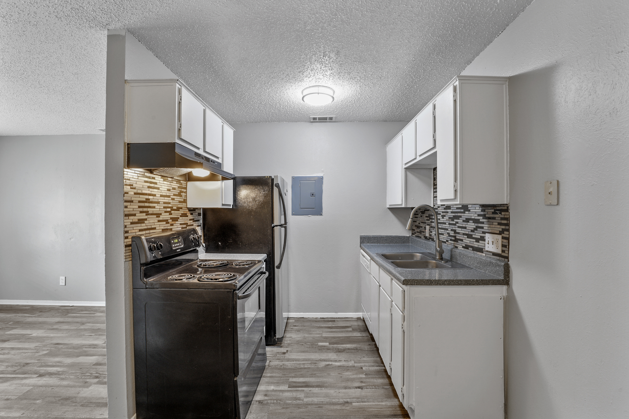 Running Brook Apartments - Photo 6 of 17