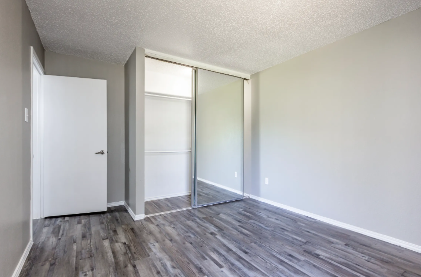 Creekwood - Photo 7 of 20