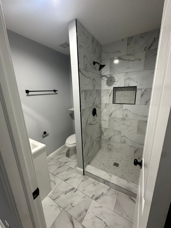 2301 Iverson St - Photo 5 of 6