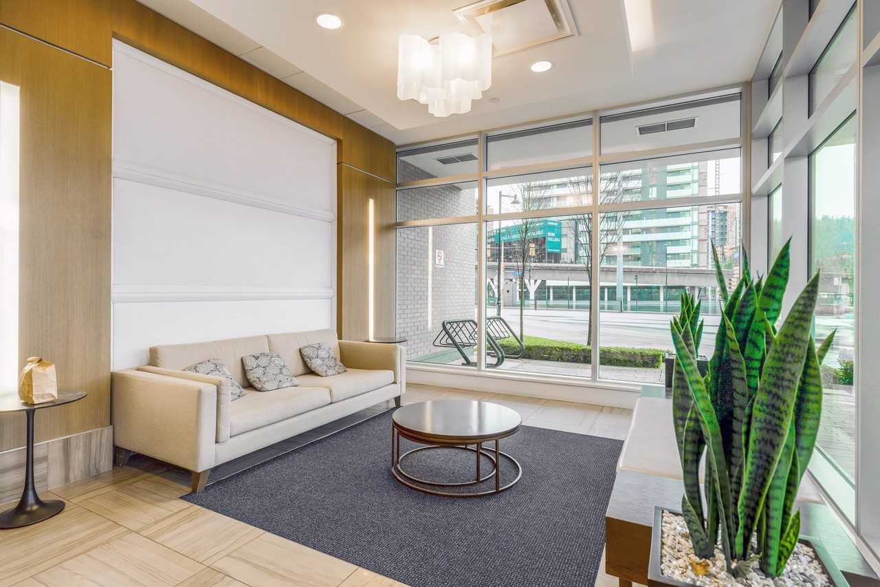 602 Como Lake Avenue - Photo 2 of 15