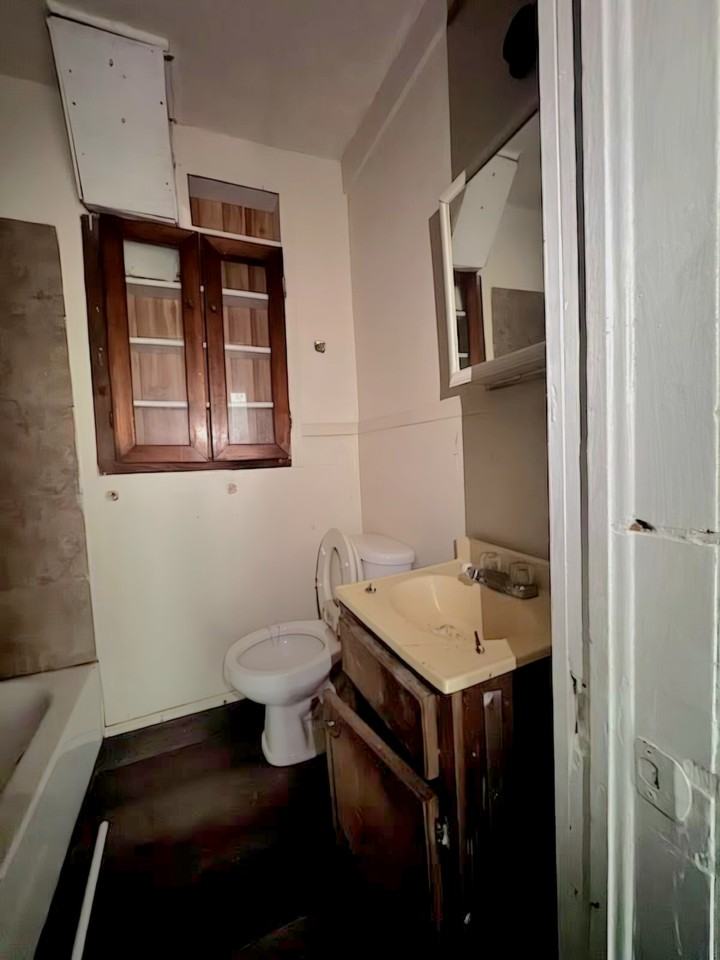 1216 Primrose Ter - Photo 3 of 6