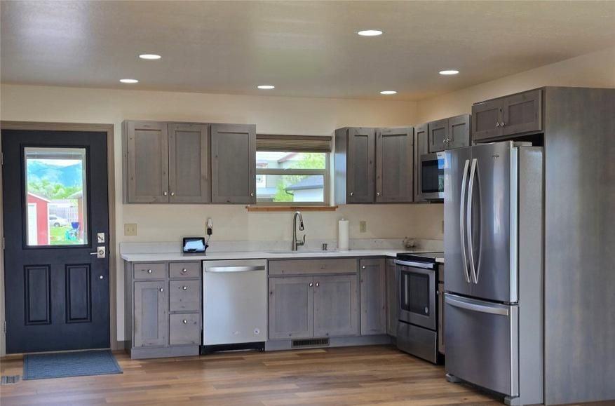 143 Rachel Ave - Photo 2 of 10