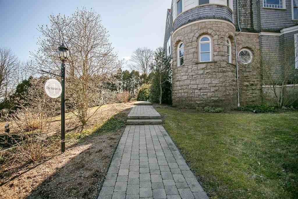 1 Seaview Ave ##5 - Photo 2 of 29