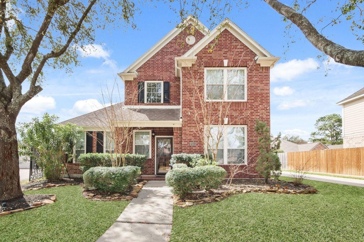 7011 Timber Post Ln - Photo 2 of 23