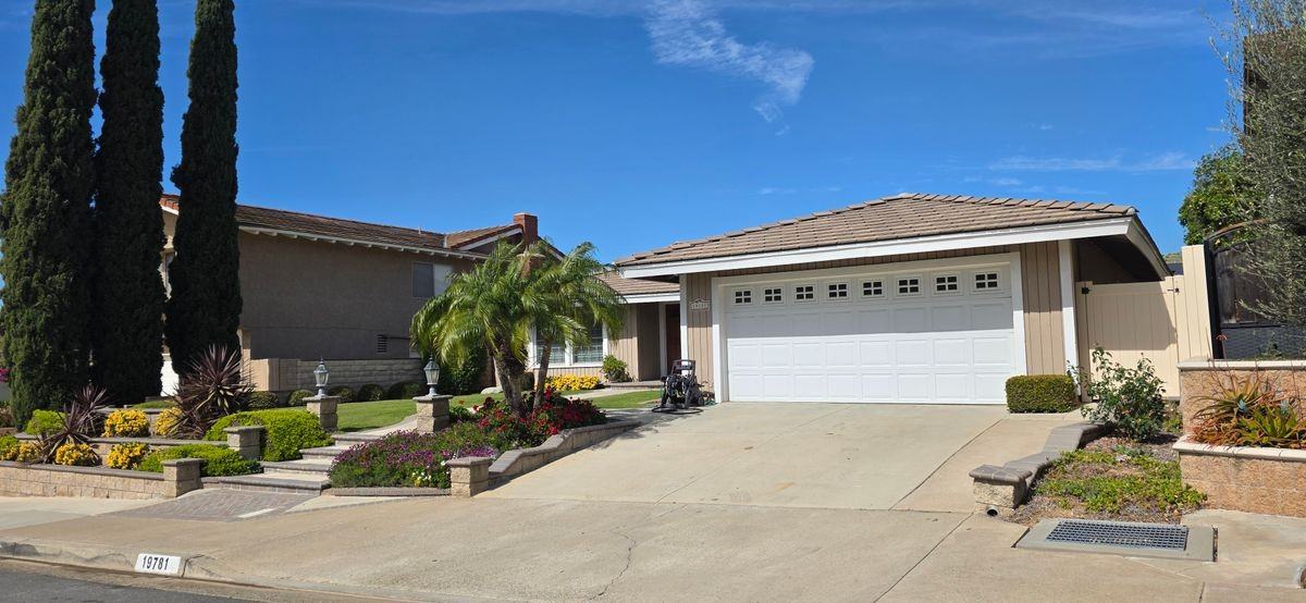 19781 Venecia Ln - Photo 4 of 32