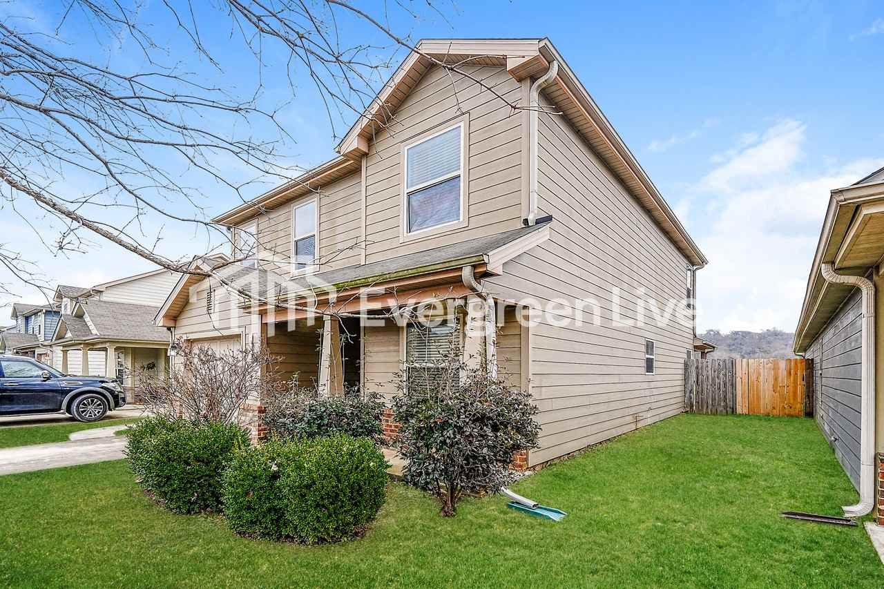 305 Morning Mist Ln - Photo 2 of 15