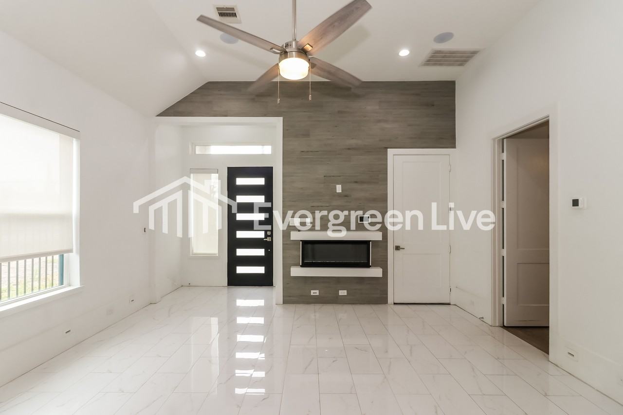 3267 Simmons St - Photo 4 of 16