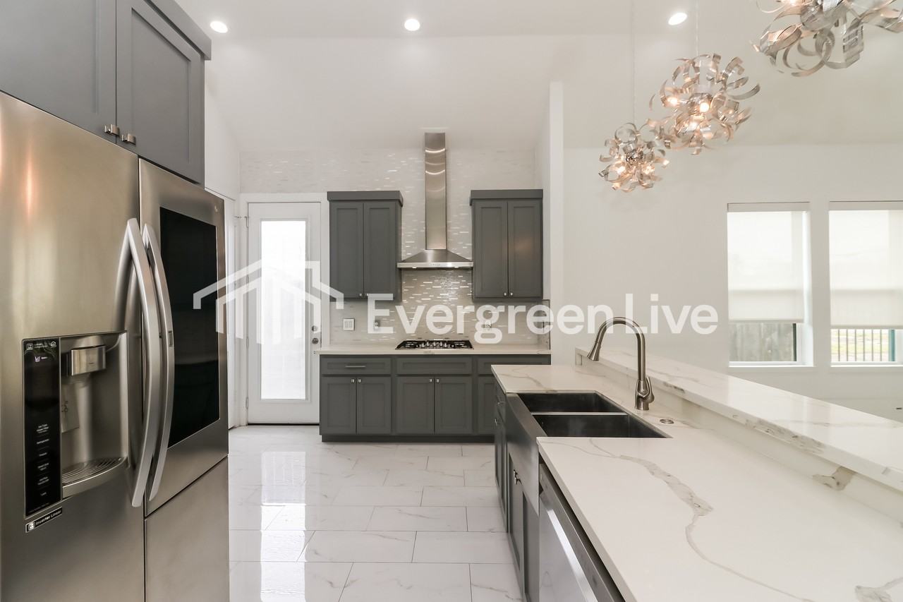 3267 Simmons St - Photo 6 of 16