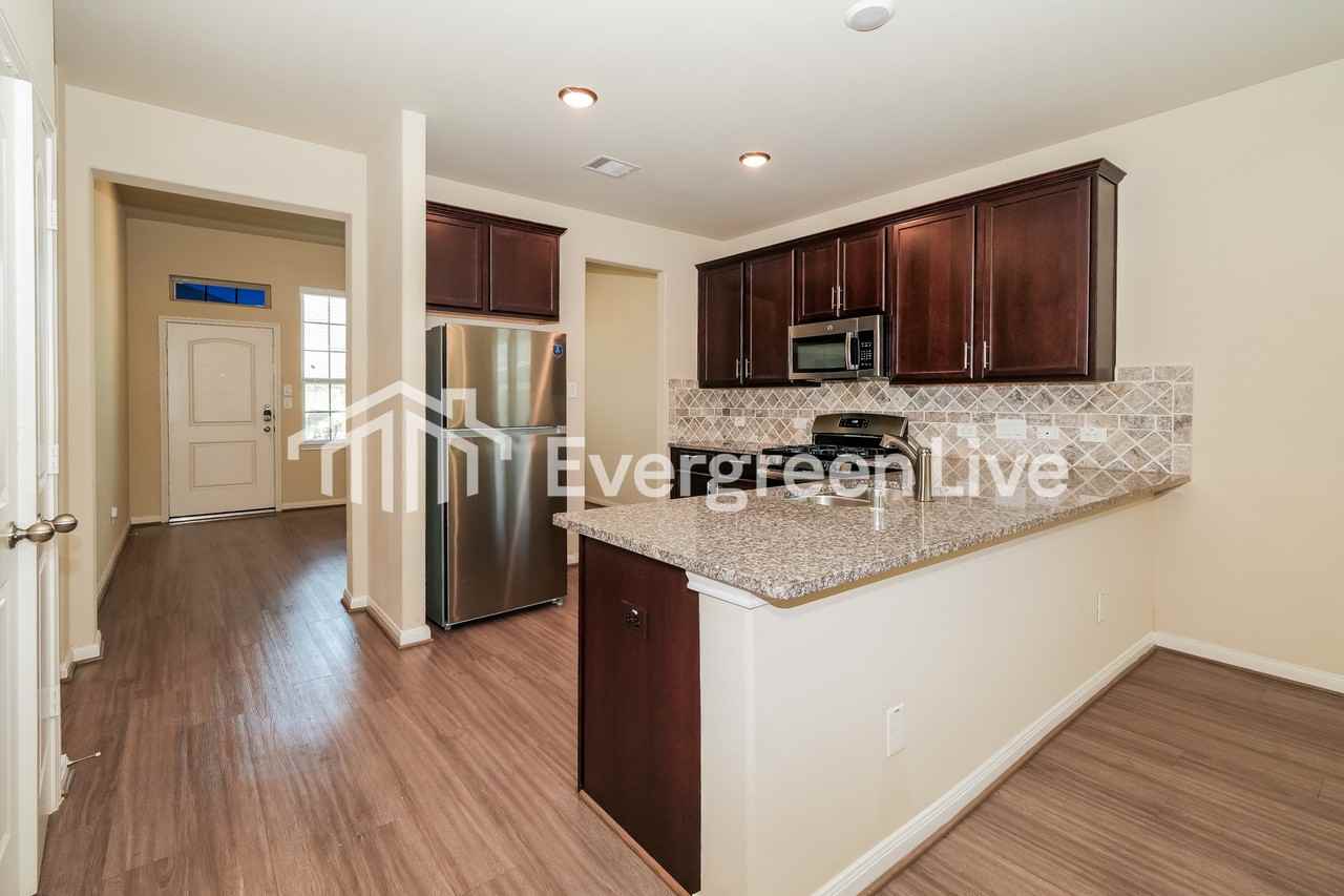 2518 Cold River Dr - Photo 3 of 16