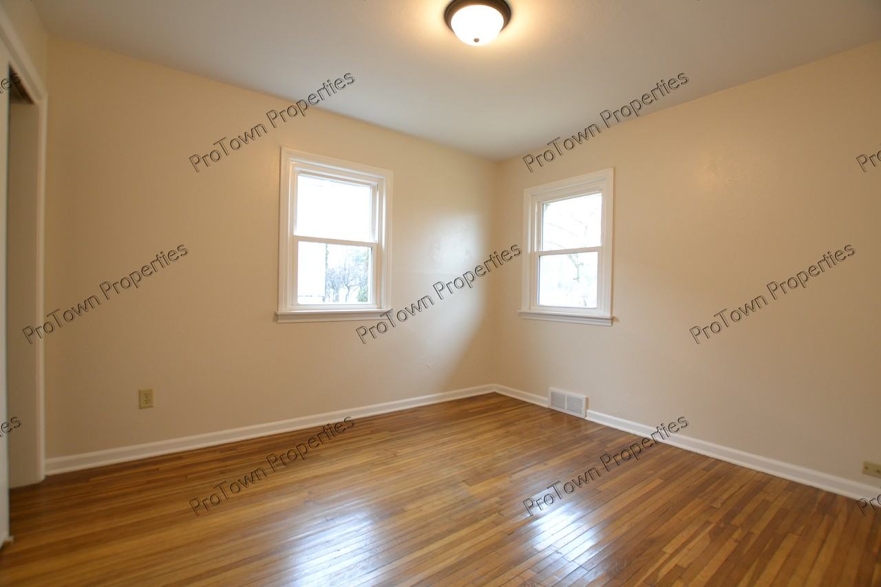 205 Algonquin Street - Photo 7 of 8