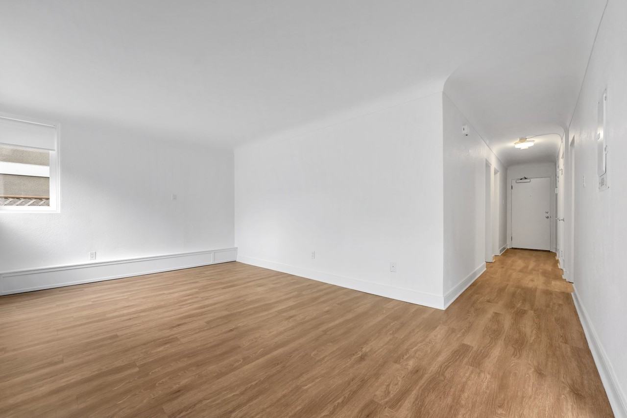 The Seacrest Apartments - Photo 6 of 17