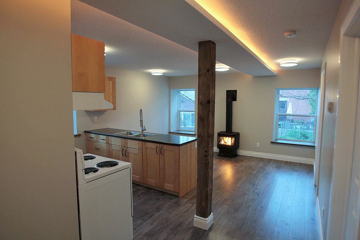 107 Hearn Ave - Unit C - Photo 4 of 13