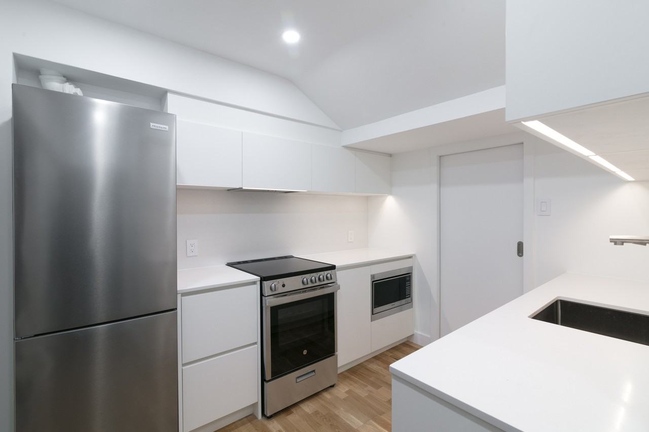 2100 du Fort Street - Photo 3 of 50