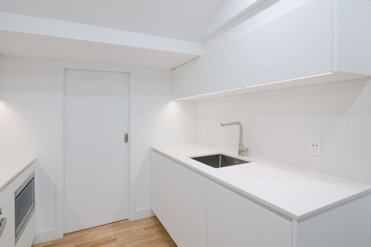 2100 du Fort Street - Photo 4 of 50