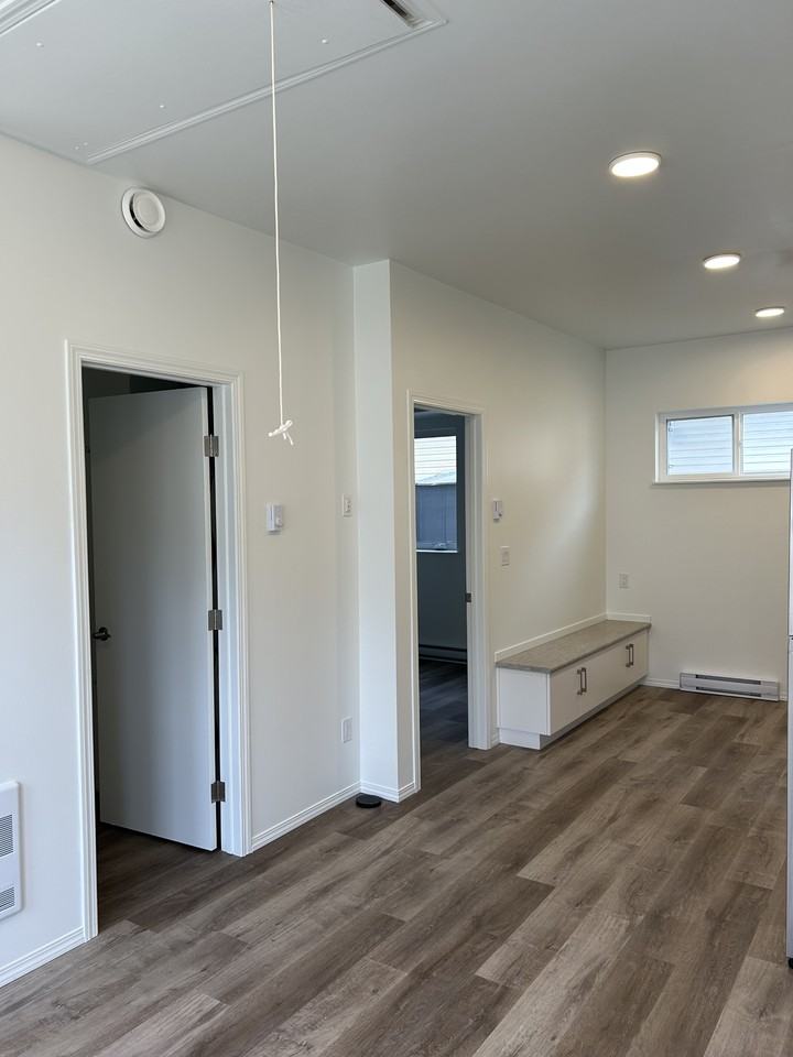 SF229 | 1 Month Free – Cozy 1 Bedroom Garden Suite | Prime Central Location - Photo 3 of 19