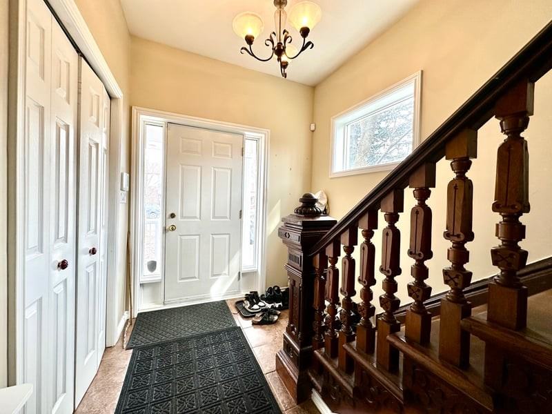 526 Kirkwood Ave - Photo 2 of 14