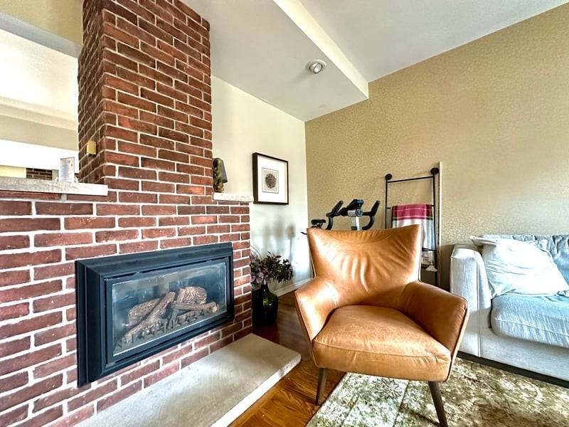 526 Kirkwood Ave - Photo 4 of 14