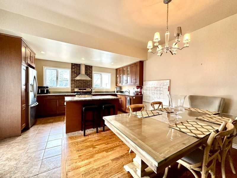 526 Kirkwood Ave - Photo 5 of 14