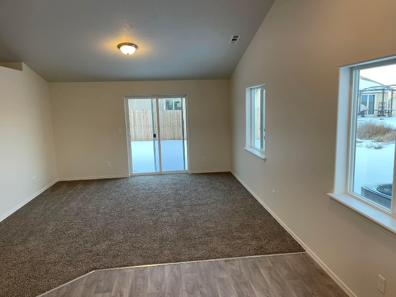 1328 W Javelin St - Photo 3 of 8