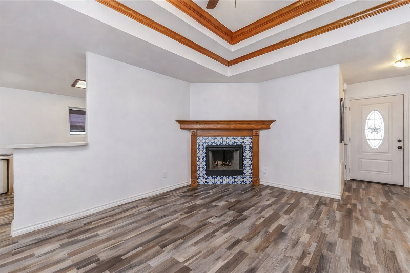 11815 Elmont Ave - Photo 4 of 17