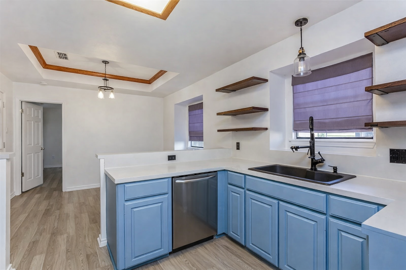 11815 Elmont Ave - Photo 7 of 17