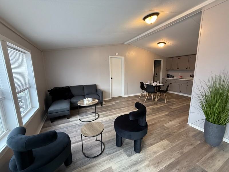 769 Knox St - Photo 2 of 10