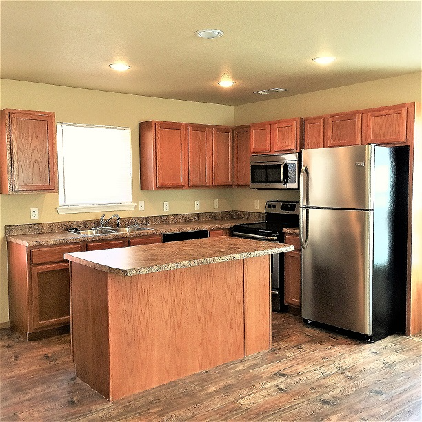 2829 W Hillshire Dr - Photo 2 of 6