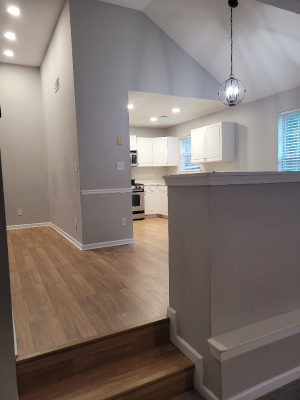 3042 Knoll View Pl - Photo 2 of 18