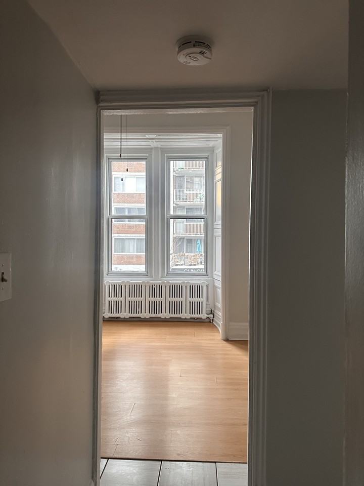 1445 Rue Saint-Marc #3 - Photo 2 of 14
