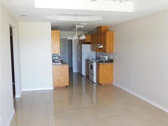 1109 W Eisenhower St #2 - Photo 3 of 8