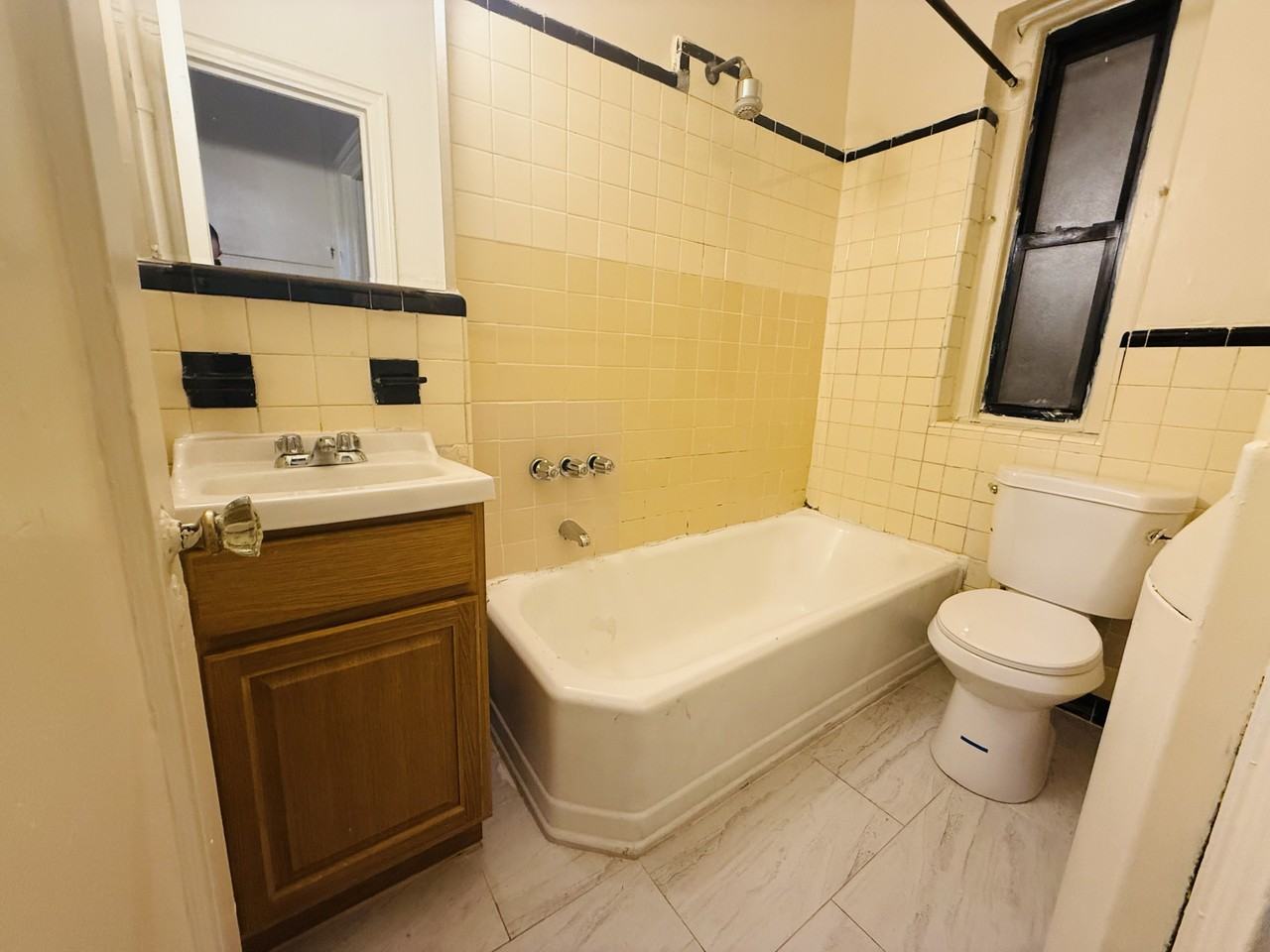 2682 Creston Ave #5F - Photo 5 of 9