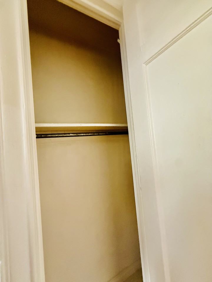 2682 Creston Ave #5F - Photo 6 of 9