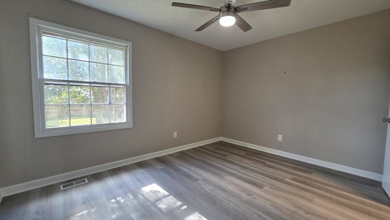 719 7th Ave S #NA - Photo 4 of 7