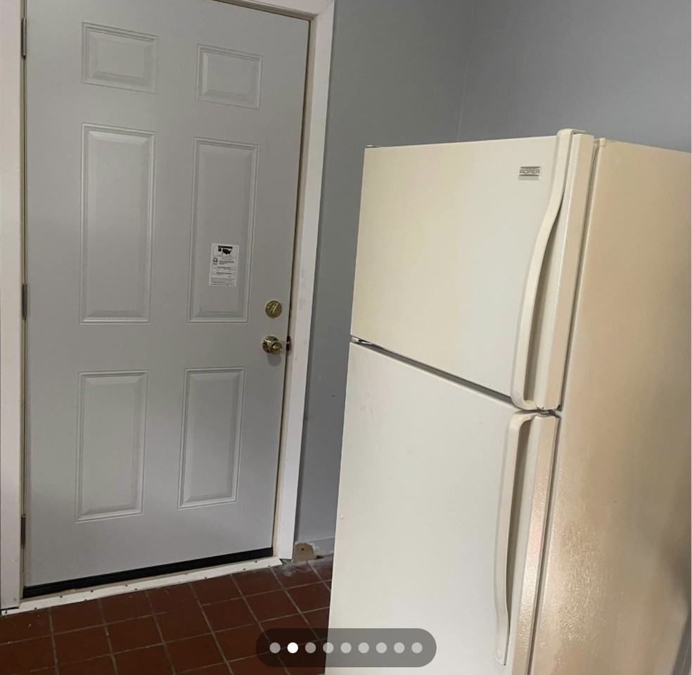 114 E Belmont St #NA - Photo 4 of 9