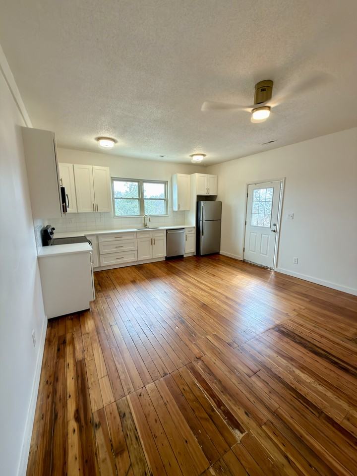 401 E Scott Ave #3 - Photo 2 of 7