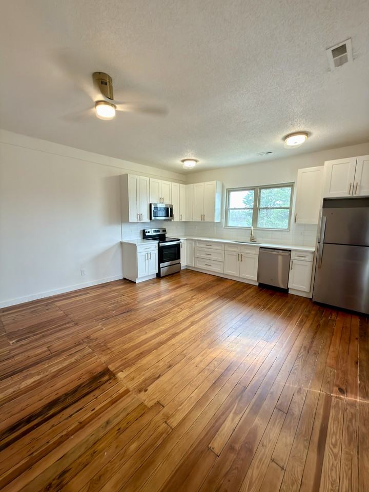 401 E Scott Ave #3 - Photo 4 of 7