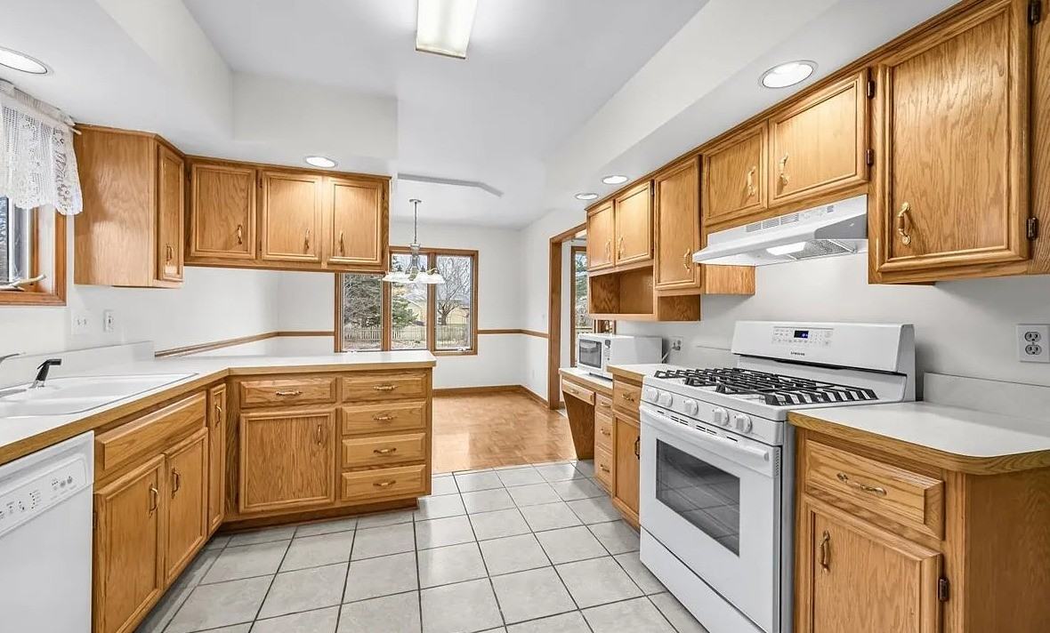 410 E Somonauk St #NA - Photo 6 of 13